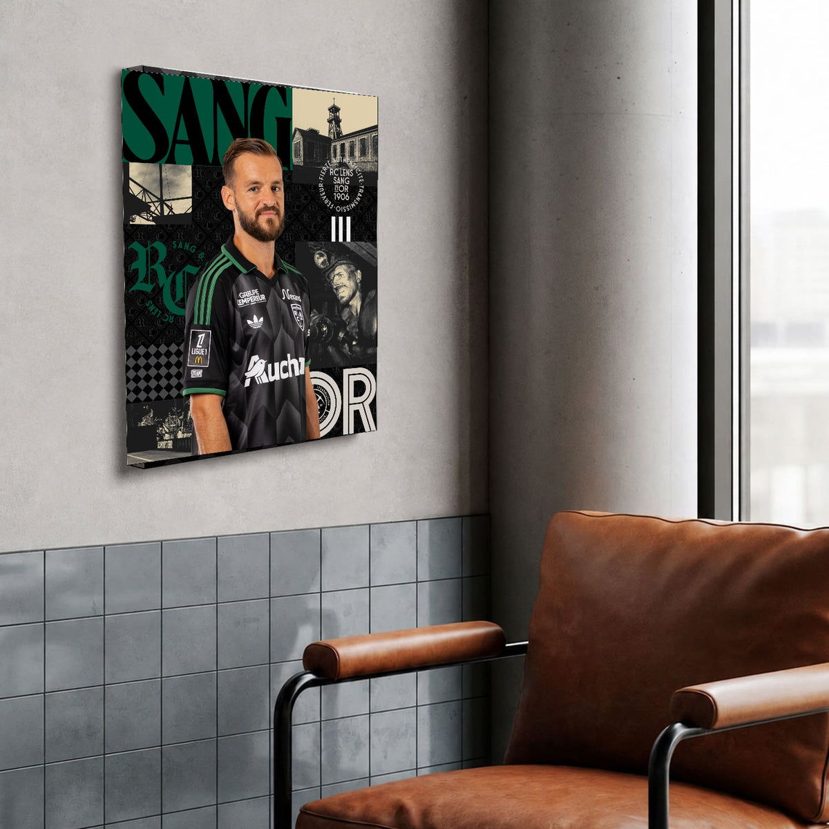 Toile joueur RC Lens Extérieur dans un intérieur moderne